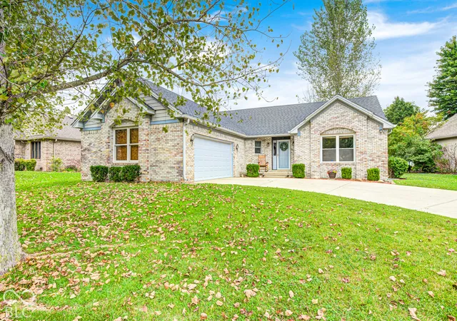 Photo 1 of Single family home for sale at 845 Robin Wood Pl, Greencastle, IN 46135 | MLS# 22127688 | Listing updated on 2026-09-23
