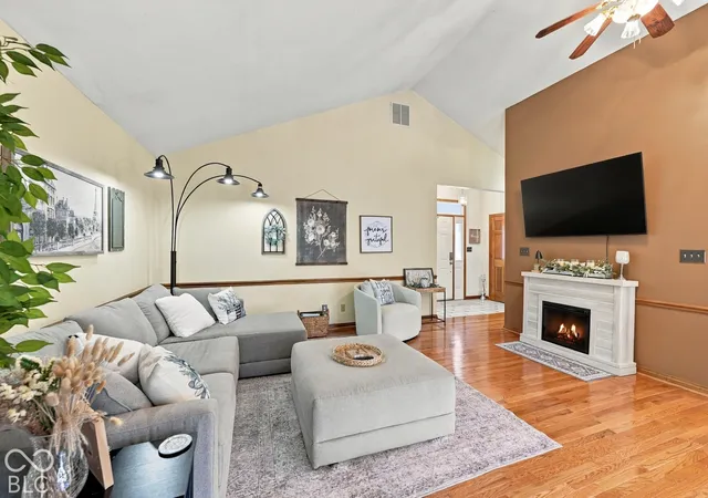 Photo 3 of Single family home for sale at 845 Robin Wood Pl, Greencastle, IN 46135 | MLS# 22127688 | Listing updated on 2026-09-23