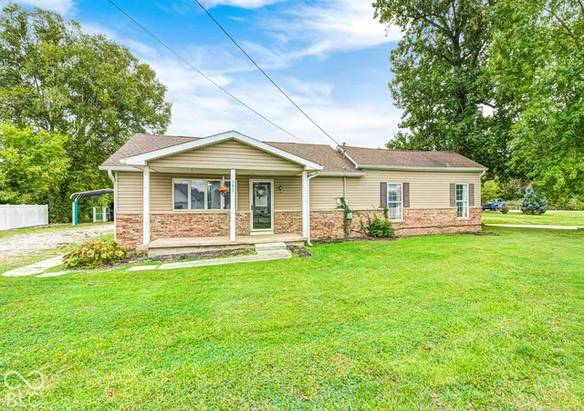 Photo 1 of Single family home for sale at 2867 S County Rd 150 W, Greencastle, IN 46135 | MLS# 22127690 | Listing updated on 2026-09-25