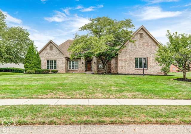 Photo 2 of Sale Pending at 9698 Sunwood Way, Carmel, IN 46032 | MLS# 22127693 | Listing updated on 2026-10-05