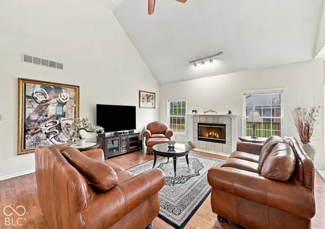 Photo 3 of Sale Pending at 9698 Sunwood Way, Carmel, IN 46032 | MLS# 22127693 | Listing updated on 2026-10-05