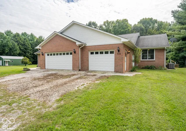 Photo 4 of Single family home for sale at 13710 N Slideoff Rd, Camby, IN 46113 | MLS# 22127707 | Listing updated on 2026-10-01