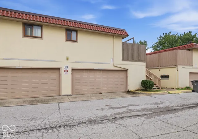 Condo for sale at 2813 Del Prado Dr, Indianapolis, IN 46227 | MLS# 22127718