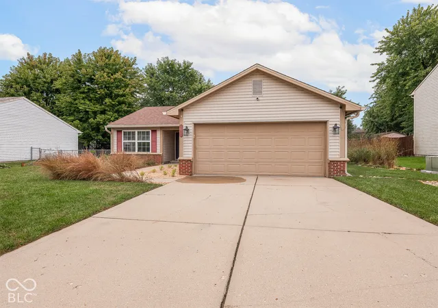 Photo 4 of Single family home for sale at 4017 Willow Ct, Franklin, IN 46131 | MLS# 22127722 | Listing updated on 2026-09-26