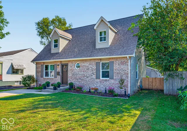 Photo 1 of Single family home for sale at 831 Sarasota Dr, Seymour, IN 47274 | MLS# 22127724 | Listing updated on 2026-09-28