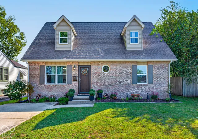 Photo 2 of Single family home for sale at 831 Sarasota Dr, Seymour, IN 47274 | MLS# 22127724 | Listing updated on 2026-09-28