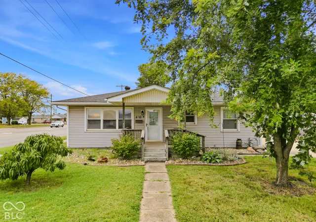 Photo 1 of Single family home for sale at 490 Coovert St, Columbus, IN 47201 | MLS# 22127732 | Listing updated on 2026-09-25