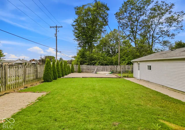 Photo 4 of Single family home for sale at 490 Coovert St, Columbus, IN 47201 | MLS# 22127732 | Listing updated on 2026-09-25