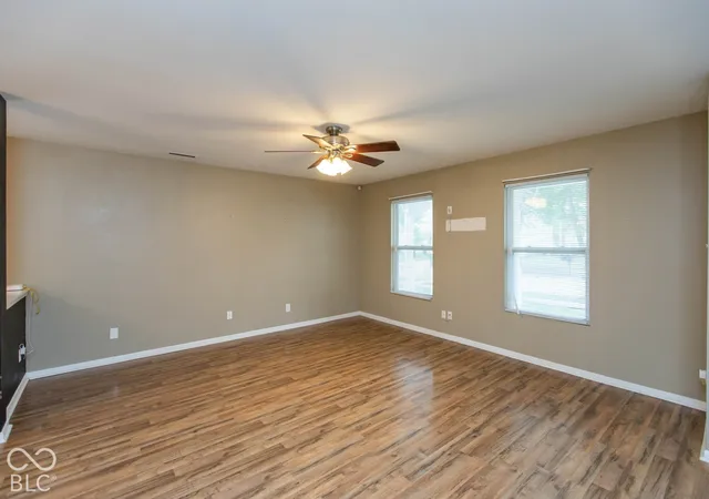 Photo 2 of Single family home for sale at 912 Brookstone Dr, Franklin, IN 46131 | MLS# 22127733 | Listing updated on 2026-09-25