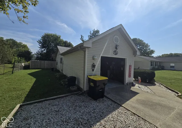 Photo 3 of Single family home for sale at 3721 S Tyler Ln, Bloomington, IN 47403 | MLS# 22127737 | Listing updated on 2026-09-23