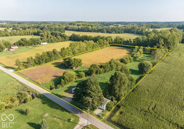Photo 3 of Single family home for sale at 3449 W County Rd 100 N, New Castle, IN 47362 | MLS# 22127739 | Listing updated on 2026-09-24