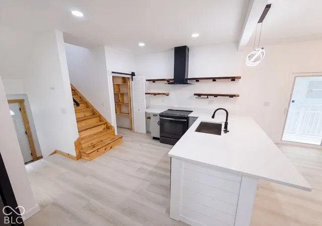 Photo 2 of Sale Pending at 409 N Grant Ave, Indianapolis, IN 46201 | MLS# 22127754 | Listing updated on 2026-09-28