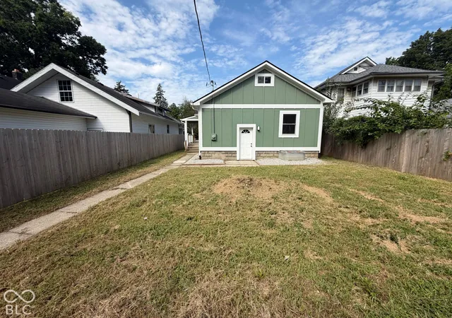Photo 4 of Sale Pending at 409 N Grant Ave, Indianapolis, IN 46201 | MLS# 22127754 | Listing updated on 2026-09-28