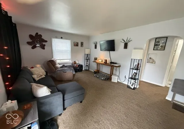 Photo 3 of Single family home for sale at 1821 Elm St, Columbus, IN 47201 | MLS# 22127756 | Listing updated on 2026-09-23
