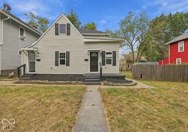 Photo 3 of Sale Pending at 326 328 S Emerson Ave, Indianapolis, IN 46219 | MLS# 22127759 | Listing updated on 2026-09-29