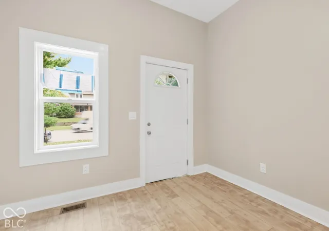 Photo 4 of Sale Pending at 326-328 S Emerson Ave, Indianapolis, IN 46219 | MLS# 22127759 | Listing updated on 2026-09-29