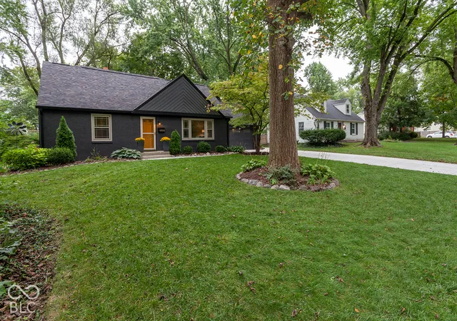 Photo 4 of Sale Pending at 6305 Burlington Ave, Indianapolis, IN 46220 | MLS# 22127762 | Listing updated on 2026-09-28