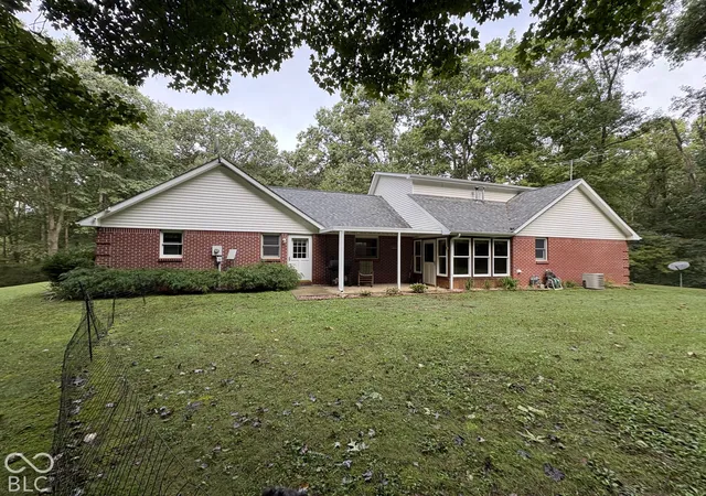 Photo 2 of Single family home for sale at 2636 Country Clb, Spencer, IN 47460 | MLS# 22127768 | Listing updated on 2026-09-29