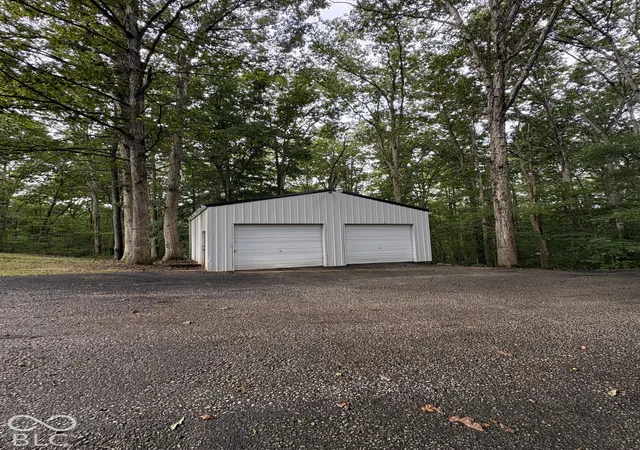 Photo 3 of Single family home for sale at 2636 Country Clb, Spencer, IN 47460 | MLS# 22127768 | Listing updated on 2026-09-29