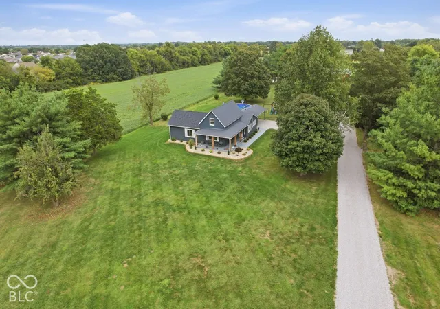 Photo 3 of Single family home for sale at 6425 N 125 Road W, Whiteland, IN 46184 | MLS# 22127770 | Listing updated on 2026-10-07