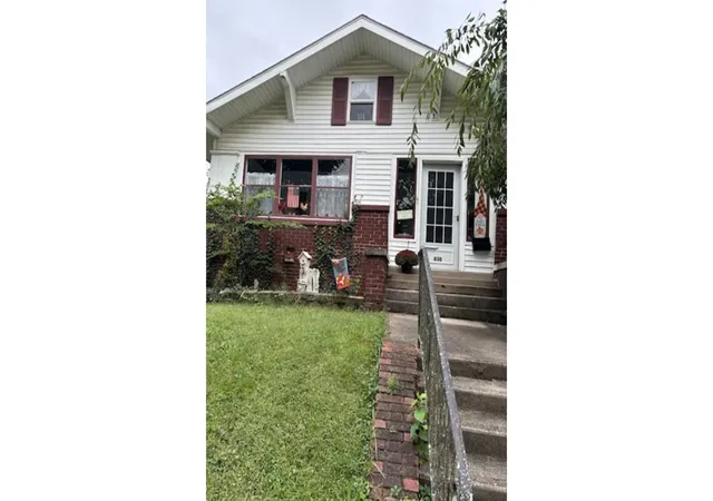 Photo 1 of Single family home for sale at 830 S Armstrong, Kokomo, IN 46901 | MLS# 22127777 | Listing updated on 2026-10-02