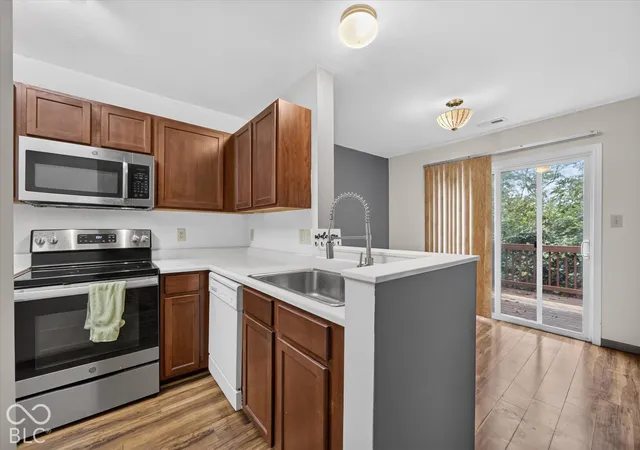 Photo 4 of Townhouse for sale at 604 Bayberry Ct W, Bloomington, IN 47401 | MLS# 22127781 | Listing updated on 2026-09-23