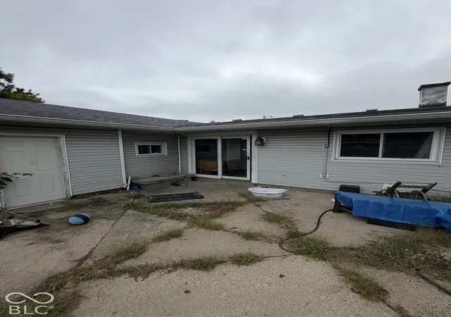 Photo 3 of Single family home for sale at 1933 Britton Dr, Beech Grove, IN 46107 | MLS# 22127798 | Listing updated on 2026-09-23