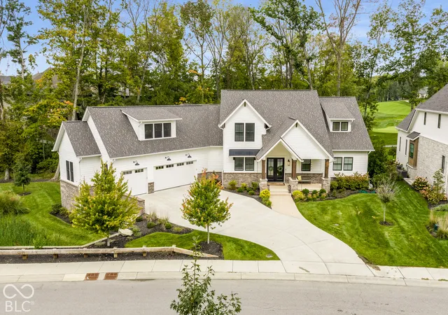 Photo 1 of Single family home for sale at 10642 Holliday Farms Blvd, Zionsville, IN 46077 | MLS# 22127803 | Listing updated on 2026-10-07