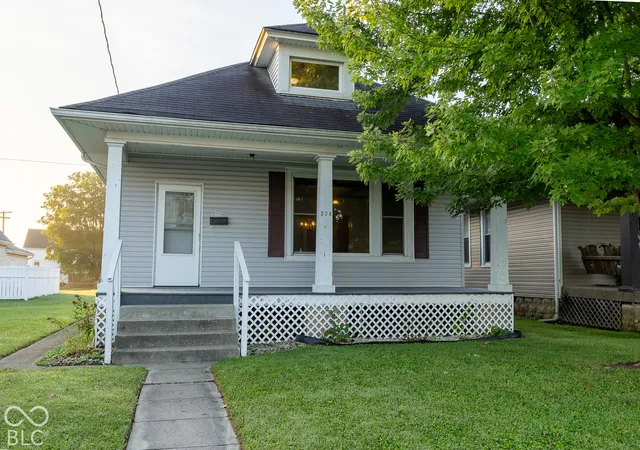 Photo 2 of Single family home for sale at 206 S Eastern Ave, Batesville, IN 47006 | MLS# 22127810 | Listing updated on 2026-09-23