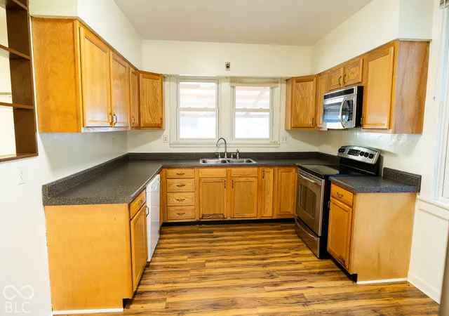 Photo 3 of Single family home for sale at 206 S Eastern Ave, Batesville, IN 47006 | MLS# 22127810 | Listing updated on 2026-09-23