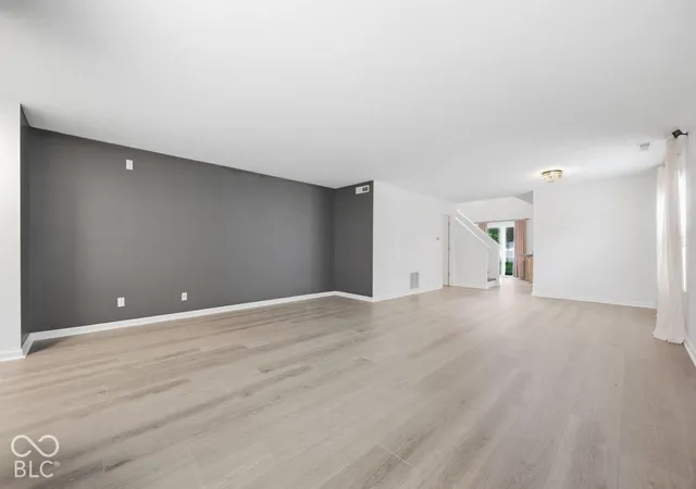 Photo 4 of Single family home for sale at 7622 Sergi Cyn Dr, Indianapolis, IN 46217 | MLS# 22127813 | Listing updated on 2026-09-23