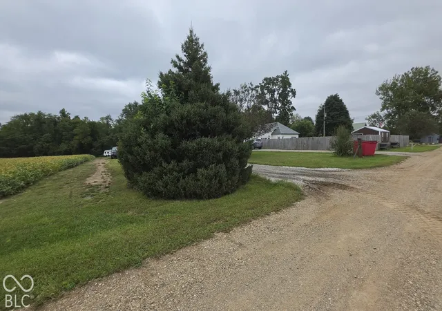 Photo 3 of Single family home for sale at 1600 W Snoddy Rd, Covington, IN 47932 | MLS# 22127814 | Listing updated on 2026-09-25