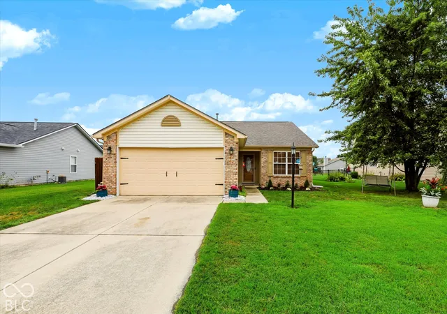 Photo 1 of Single family home for sale at 130 Rambling Rd, Greenfield, IN 46140 | MLS# 22127819 | Listing updated on 2026-10-06