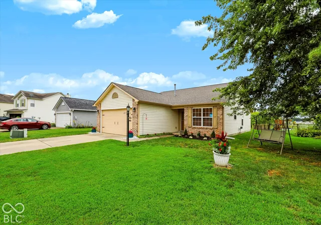 Photo 3 of Single family home for sale at 130 Rambling Rd, Greenfield, IN 46140 | MLS# 22127819 | Listing updated on 2026-10-06