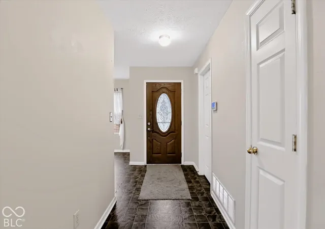 Photo 4 of Single family home for sale at 130 Rambling Rd, Greenfield, IN 46140 | MLS# 22127819 | Listing updated on 2026-10-06