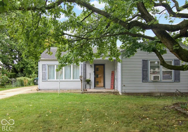 Photo 1 of Single family home for sale at 612 W Park Ave, Greenfield, IN 46140 | MLS# 22127822 | Listing updated on 2026-09-24