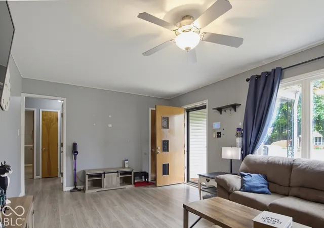 Photo 4 of Single family home for sale at 612 W Park Ave, Greenfield, IN 46140 | MLS# 22127822 | Listing updated on 2026-09-24