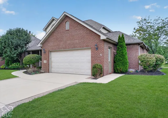 Photo 3 of Condo for sale at 5102 W Stone Brg Dr, Muncie, IN 47304 | MLS# 22127827 | Listing updated on 2026-09-25