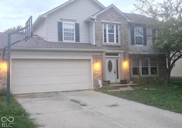 Photo 2 of Single family home for sale at 878 Waveland Ln, Greenwood, IN 46143 | MLS# 22127828 | Listing updated on 2026-10-01