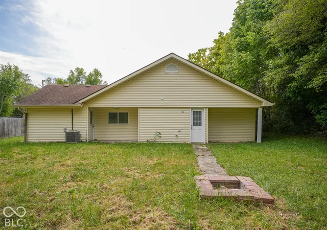 Photo 2 of Single family home for sale at 706 7th Street, Shelbyville, IN 46176 | MLS# 22127829 | Listing updated on 2026-10-03