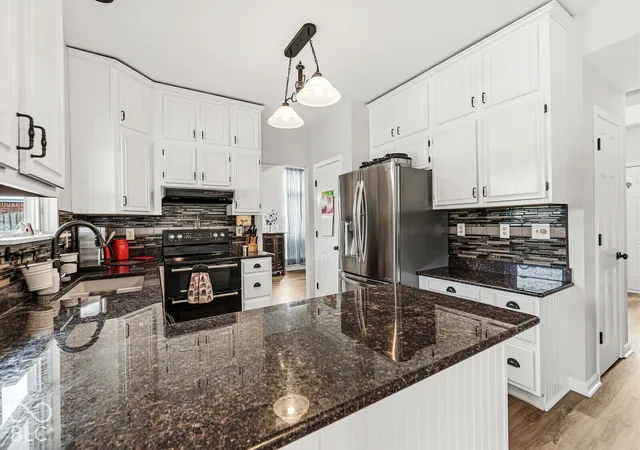 Photo 3 of Single family home for sale at 5518 Royal Troon Way, Avon, IN 46123 | MLS# 22127834 | Listing updated on 2026-09-27