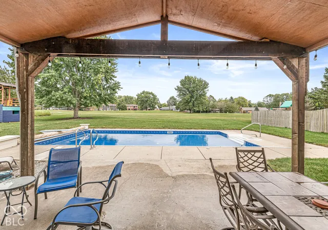 Photo 4 of Single family home for sale at 5518 Royal Troon Way, Avon, IN 46123 | MLS# 22127834 | Listing updated on 2026-09-27