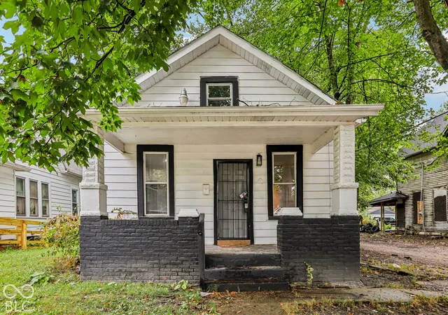 Photo 1 of Single family home for sale at 405 N Bradley Ave, Indianapolis, IN 46201 | MLS# 22127835 | Listing updated on 2026-10-01