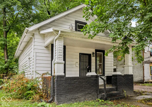 Photo 2 of Single family home for sale at 405 N Bradley Ave, Indianapolis, IN 46201 | MLS# 22127835 | Listing updated on 2026-10-01