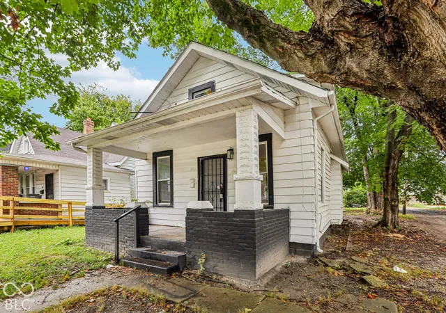 Photo 3 of Single family home for sale at 405 N Bradley Ave, Indianapolis, IN 46201 | MLS# 22127835 | Listing updated on 2026-10-01