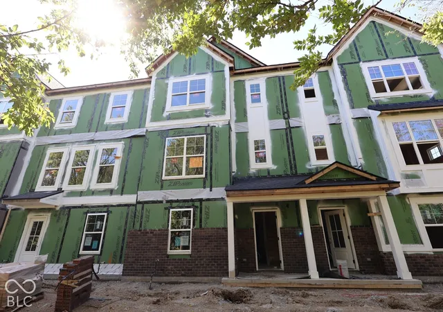 Photo 2 of Townhouse for sale at 5702 Cowles Trl, Noblesville, IN 46062 | MLS# 22127839 | Listing updated on 2026-09-23