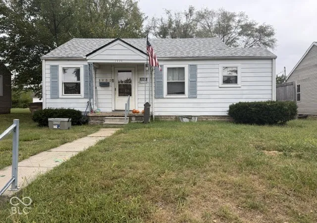 Photo 2 of Single family home for sale at 1930 12th Street, Columbus, IN 47201 | MLS# 22127844 | Listing updated on 2026-09-23