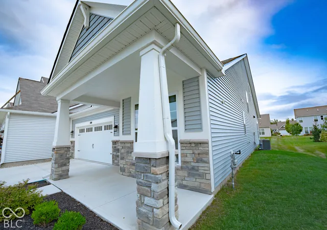 Photo 3 of Single family home for sale at 6607 Red Barn Dr, Whitestown, IN 46075 | MLS# 22127846 | Listing updated on 2026-09-26