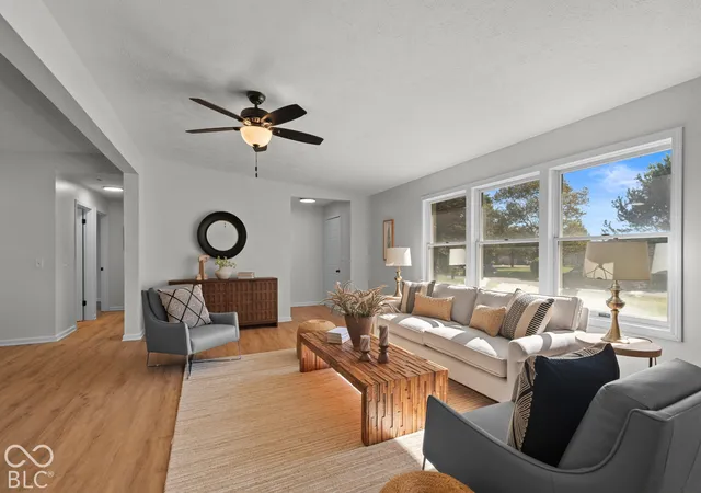 Photo 4 of Single family home for sale at 2114 E Bo Mar Blvd, Greenfield, IN 46140 | MLS# 22127853 | Listing updated on 2026-10-06