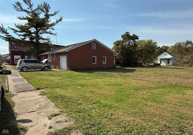 Photo 3 of Single family home for sale at 4213 Main St, Coal City, IN 47427 | MLS# 22127859 | Listing updated on 2026-10-27
